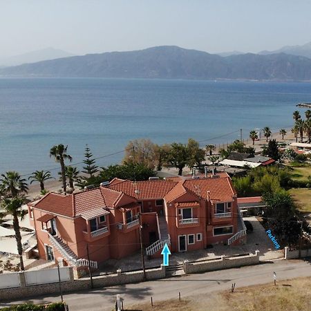 Ostraco Suite 2 Nafpaktos エクステリア 写真