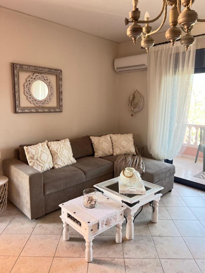 Ostraco Suite 2 Nafpaktos エクステリア 写真