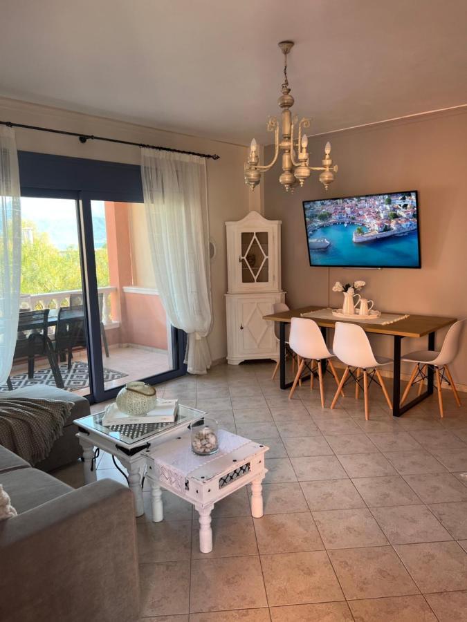 Ostraco Suite 2 Nafpaktos エクステリア 写真
