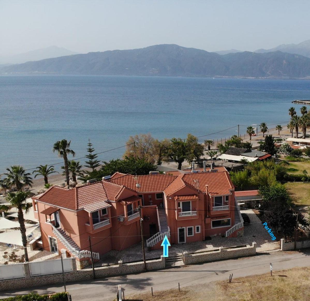 Ostraco Suite 2 Nafpaktos エクステリア 写真